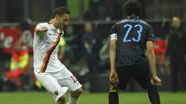 Inter-Roma 2-1. Ranocchia 5. Rischia di regalare un punto alla Roma consegnando palla a Pjanic, per l'assist dell'1-1 di Nainggolan.