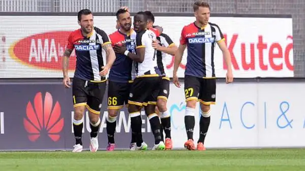 Club bianconero subissato di critiche sui social per la casacca indossata contro il Milan.