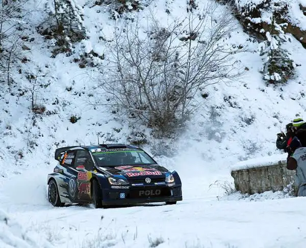 Sebastien Ogier inizia alla grande il mondiale trionfando a Montecarlo, solo Volkswagen sul podio con Latvala secondo davanti a Mikkelsen, a Meeke la Power Stage.