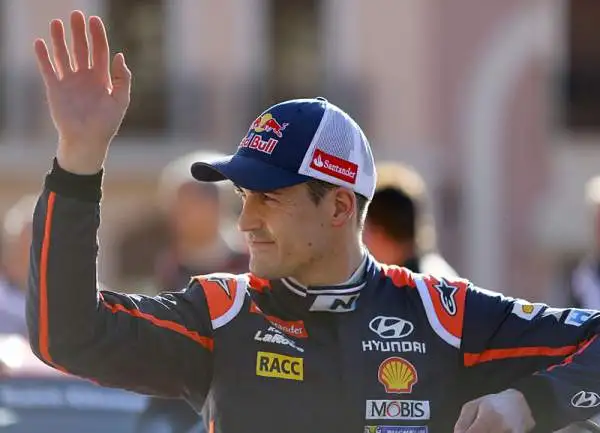Sebastien Ogier inizia alla grande il mondiale trionfando a Montecarlo, solo Volkswagen sul podio con Latvala secondo davanti a Mikkelsen, a Meeke la Power Stage.
