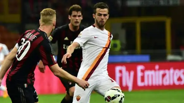 Milan-Roma 2-1. Pjanic 5. Dimostra ancora una volta che questa non è proprio la sua stagione. Nessuno spunto finché resta in campo e quando esce per Totti la Roma si accende d'improvviso.