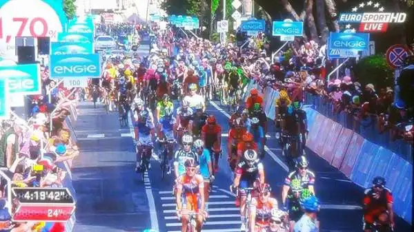 Questi i primi dieci al traguardo della località maremmana: 1. Greipel; 2. Pelucchi; 3. Modolo; 4. Belletti; 5. Nizzolo; 6. Petacchi; 7. Viviani; 8. Mezgec; 9. Ruffoni; 10. Apollonio.