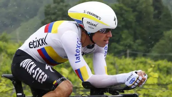 Contador torna in rosa. Lo spagnolo con una spettacolare cronometro si riprende la maglia di leader della classifica. Aru ora è attardato di 2'28".