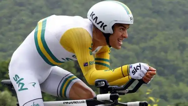 Contador torna in rosa. Lo spagnolo con una spettacolare cronometro si riprende la maglia di leader della classifica. Aru ora è attardato di 2'28".