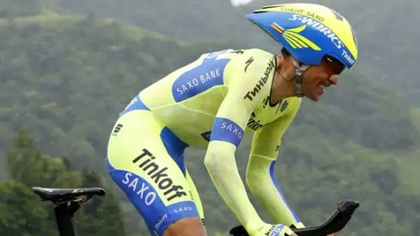 Contador si è piazzato terzo dietro al connazionale Luis Leon Sanchez: tanto è bastato al corridore della Tinkoff per strappare la maglia di leader della corsa dalle spalle di Fabio Aru.