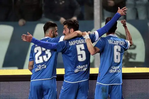 Sarri, lezione di calcio al Napoli: 4-2. All’Empoli basta un primo tempo perfetto: 4-2 ai partenopei (tre autogol totali), che a meno di un miracolo salutano la Champions League.