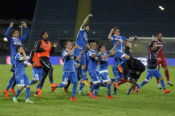 Sarri, lezione di calcio al Napoli: 4-2. All’Empoli basta un primo tempo perfetto: 4-2 ai partenopei (tre autogol totali), che a meno di un miracolo salutano la Champions League.