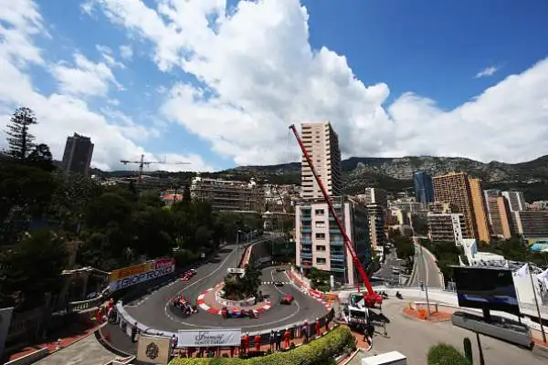 La Mercedes affossa Lewis, Vettel 2°. Colpo di scena a Montecarlo: dopo una gara dominata, un pit stop nel momento sbagliato rovina la gara di Hamilton. Vince Rosberg.