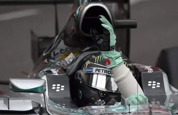 La Mercedes affossa Lewis, Vettel 2°. Colpo di scena a Montecarlo: dopo una gara dominata, un pit stop nel momento sbagliato rovina la gara di Hamilton. Vince Rosberg.