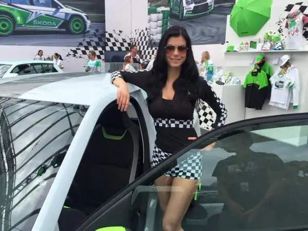 Nell'evento voluto da Volkswagen non sono mancate le bellissime ragazze, dentro e fuori le vetture della casa tedesca.