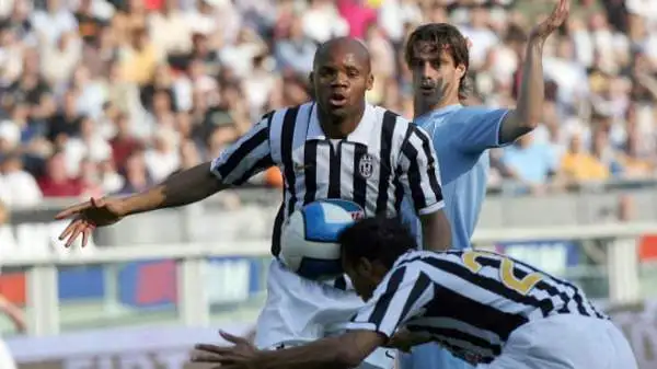 Jean-Alain Boumsong. In coppia con Kovac formò la coppia da serie B (in tutti i sensi) dell'anno post Calciopoli.