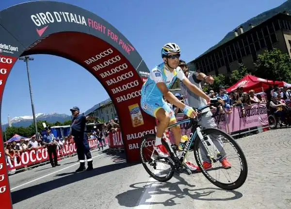 "Sono molto contento perché ho passato la tappa in sicurezza e sono arrivato a Lugano, dove vivo, sulle mie strade di casa".