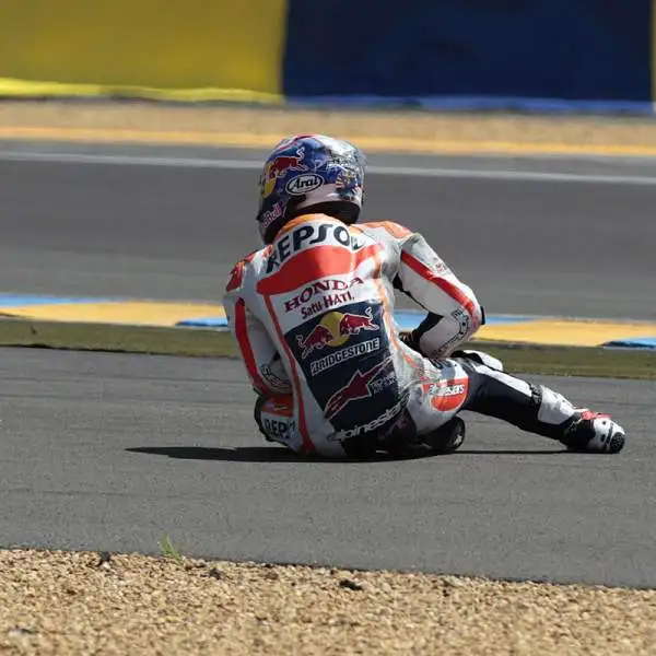 Seconda vittoria consecutiva per Lorenzo a Le Mans, alle sue spalle Valentino Rossi sempre più leader del mondiale davanti ala Ducati di Dovizioso che lo segue anche nel mondiale.