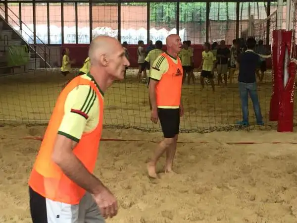 Al Nutrilite Sand Volley Challenge, torneo organizzato insieme a Fondazione Milan, hanno presto parte grandi rossoneri del passato come Paolo Maldini, Massimo Ambrosini, Cristian Brocchi e Serginho.