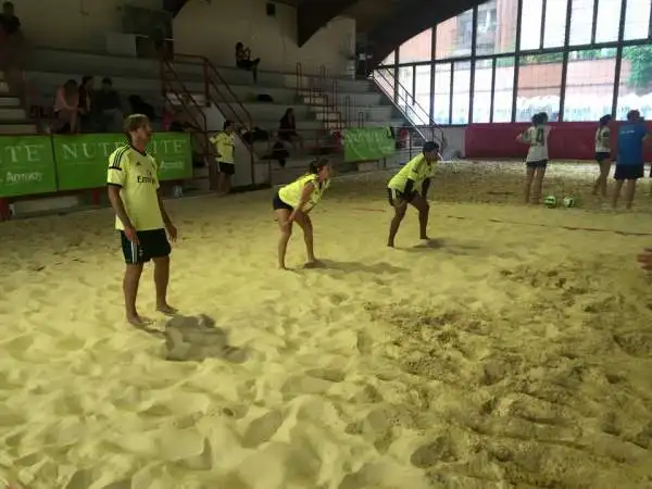 Al Nutrilite Sand Volley Challenge, torneo organizzato insieme a Fondazione Milan, hanno presto parte grandi rossoneri del passato come Paolo Maldini, Massimo Ambrosini, Cristian Brocchi e Serginho.