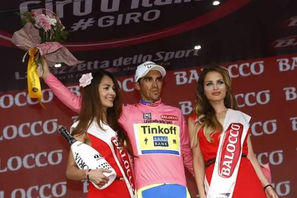 "Aru non perde occasioni, sono stato controllato ma all'arrivo mancava molto, ho preferito non forzare. Voglio attaccare quando il tempo sara' dalla mia parte", ha commentato Contador.
