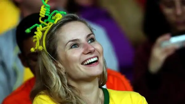La Copa America deve ancora entrare nel vivo, ma sugli spalti la festa è già iniziata: sexy tifose scatenate.