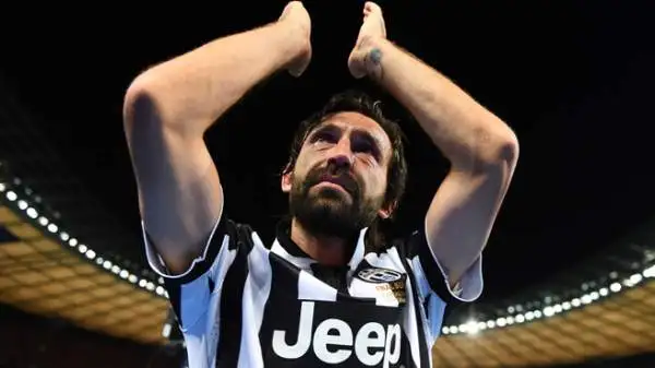 Pirlo 6. Con il suo ritmo vertiginoso, forse il Barcellona era il peggiore avversario possibile per l'asso bresciano. Che, con le lacrime di fine partita, dimostra che ci teneva eccome.