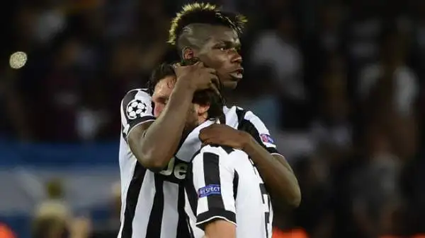 Dopo aver accarezzato il sogno di vincere la Champions, a Berlino è arrivata la grande delusione: a trionfare è stato il Barcellona. E i giocatori della Juventus hanno ceduto alla commozione.