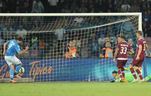 Gli ospiti volano sul 2-0 grazie a Parolo e Candreva. Sembra finita ma dopo l'intervallo Higuain segna due gol ma calcia alto il rigore del 3-2. Onazi e Klose ne approfittano per firmare il 4-2.