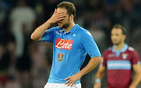Gli ospiti volano sul 2-0 grazie a Parolo e Candreva. Sembra finita ma dopo l'intervallo Higuain segna due gol ma calcia alto il rigore del 3-2. Onazi e Klose ne approfittano per firmare il 4-2.