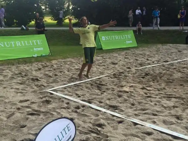In occasione della giornata finale del Nutrilite Sand Volley Challenge, la manifestazione sportiva ideata da Fondazione Milan, Nutrilite ha devoluto 15.000 euro in favore del progetto “Scuola Bottega”
