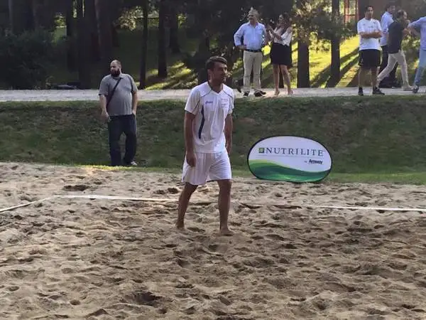 In occasione della giornata finale del Nutrilite Sand Volley Challenge, la manifestazione sportiva ideata da Fondazione Milan, Nutrilite ha devoluto 15.000 euro in favore del progetto “Scuola Bottega”