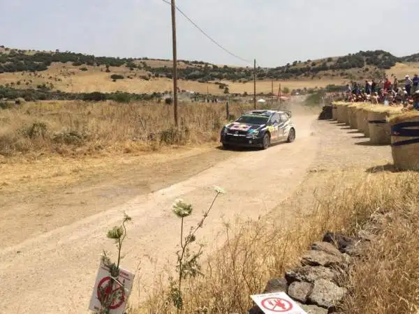 Grande spettacolo ad Alghero e dintorni, con Ogier, Kubica e tutti gli altri protagonisti della tappa italiana del Mondiale Rally.