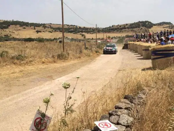 Grande spettacolo ad Alghero e dintorni, con Ogier, Kubica e tutti gli altri protagonisti della tappa italiana del Mondiale Rally.