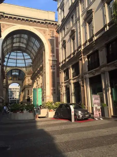 Federico Buffa ha dato spettacolo in occasione della presentazione della partnership proprio tra la Abarth e l'hotel Park Hyatt Milan.