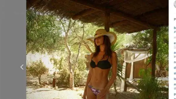 L'ex di Borriello è tra le più seguite su Instagram. Le sue foto fanno il giro del web.
