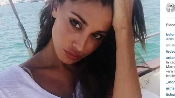 L'ex di Borriello è tra le più seguite su Instagram. Le sue foto fanno il giro del web.