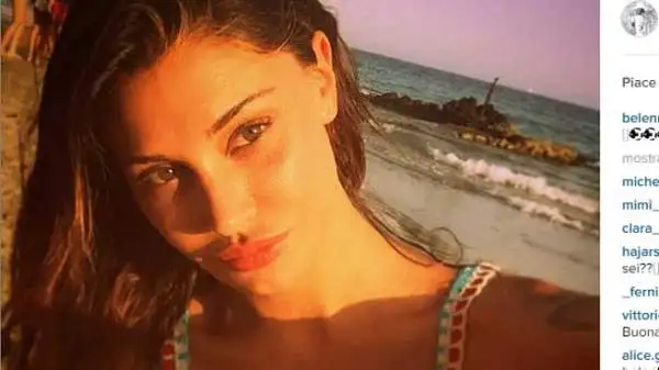 L'ex di Borriello è tra le più seguite su Instagram. Le sue foto fanno il giro del web.