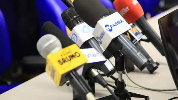 Presentato il Parma Calcio 1913, che punta a sostituire il fallito Parma Fc. Scala: "Siamo distanti dal calcio da tempo, e siamo stati lontani dal marciume". Barilla: "Che emozione".