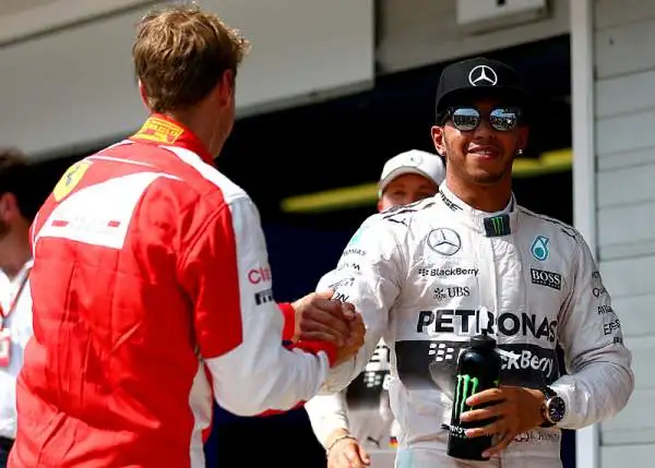 Nelle prove ufficiali del GP d'Ungheria Hamilton ha precede il compagno Rosberg. Terzo Sebastian Vettel, quinto l'altro ferrarista Raikkonen, tra la Red Bull di Ricciardo e la Williams di Bottas.