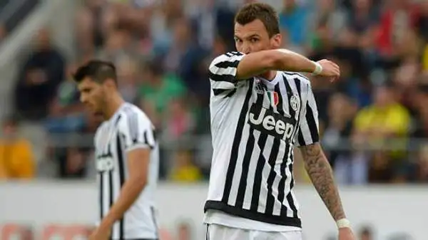 Sconfitta per la squadra di Allegri alla prima uscita stagionale: gol di Aubameyang e Reus.