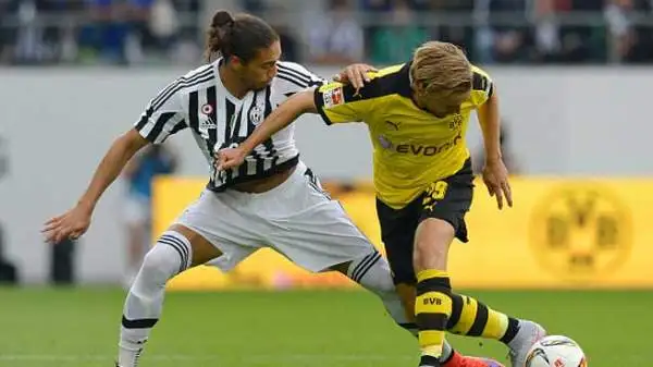 Sconfitta per la squadra di Allegri alla prima uscita stagionale: gol di Aubameyang e Reus.