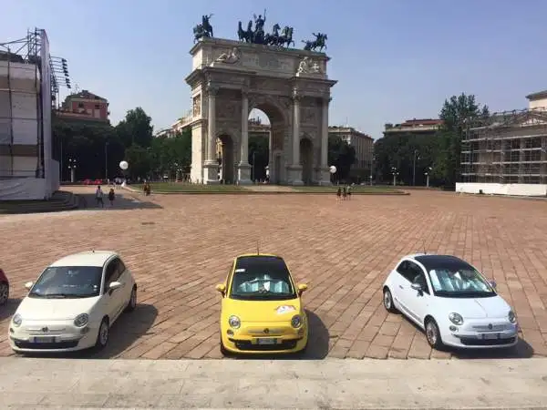 Per celebrare il compleanno della Fiat 500, al Parco Sempione di Milano è andata in scena una grande festa: musica, picnic, gli esemplari storici dell'icona Fiat e ovviamente la Nuova 500.
