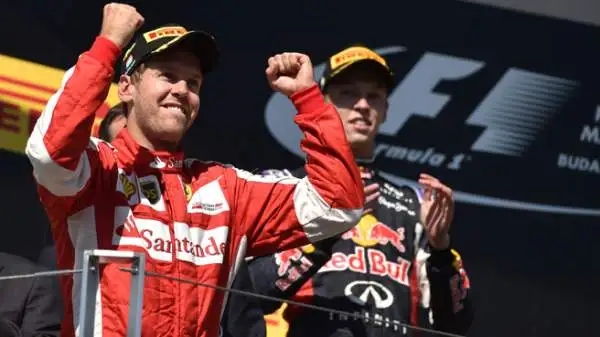 Il tedesco vince per la prima volta in Ungheria, raggiunge a quota 41 vittorie Senna. Spettacolo, sorpassi e sportellate in gara. 2° Kvyat, 3° Ricciardo.