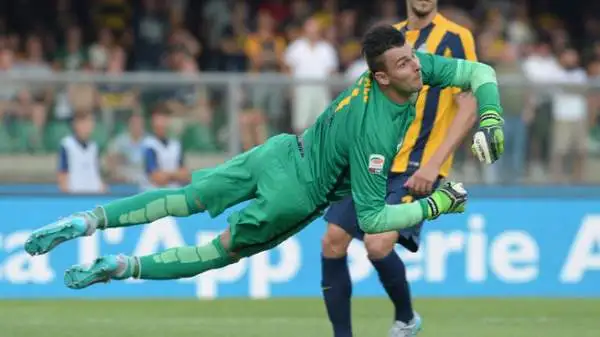 Verona-Roma 1-1. Rafael 5,5. Il tiro di Florenzi è tutt'altro che irresistibile, lui si fa ingannare dalla traiettoria. Decisivo nel finale su Pjanic.