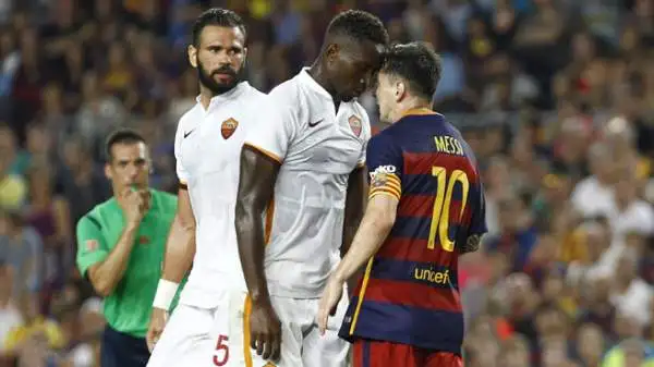 Il Trofeo Gamper va ai blaugrana: Neymar, Messi (protagonista di un battibecco con Yanga-Mbiwa) e Rakitic i marcatori.
