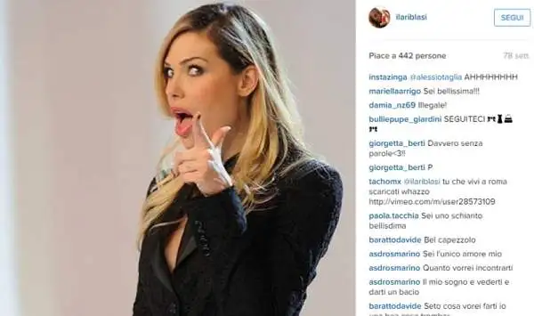 In spiaggia, nei camerini televisivi o negli studi fotografici, la signora Totti sfoggia sempre uno stato di forma perfetto.
