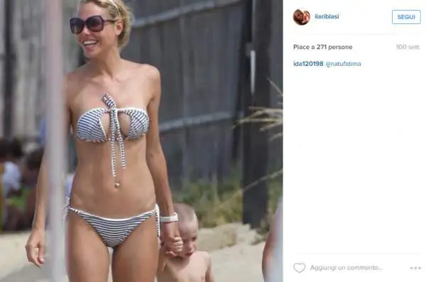 In spiaggia, nei camerini televisivi o negli studi fotografici, la signora Totti sfoggia sempre uno stato di forma perfetto.