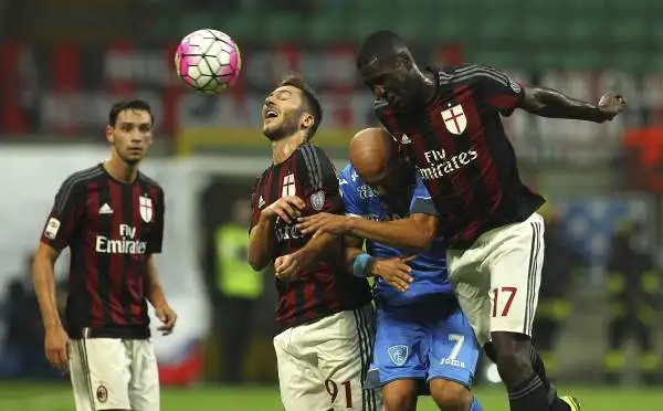 A San Siro il Milan si prende i punti, l'Empoli gli applausi. La squadra di Giampaolo gioca meglio per almeno 60', ma è punita da una palla inattiva, e un errore del proprio portiere.