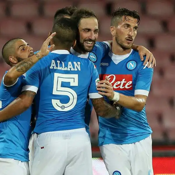 Sì - Allan. Il motorino di centrocampo che può diventare insostituibile per il Napoli. Piaceva a molti.