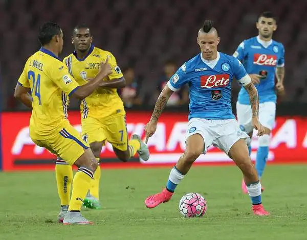 Nuova delusione per il Napoli, bloccato in casa per 2-2 dalla Sampdoria: alla doppietta di Higuain nel primo tempo risponde quella di Eder nella ripresa.