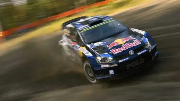 Jari-Matti Latvala della Volkswagen si aggiudica per la seconda volta di fila il Rally corso nel suo Paese natale.