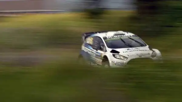 Jari-Matti Latvala della Volkswagen si aggiudica per la seconda volta di fila il Rally corso nel suo Paese natale.