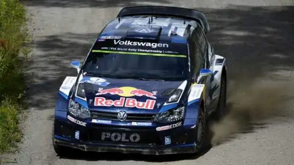 Jari-Matti Latvala della Volkswagen si aggiudica per la seconda volta di fila il Rally corso nel suo Paese natale.