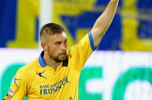 Frosinone-Empoli 2-0. Dionisi 7. Una doppietta storica, che regala al Frosinone la prima vittoria di sempre in serie A.